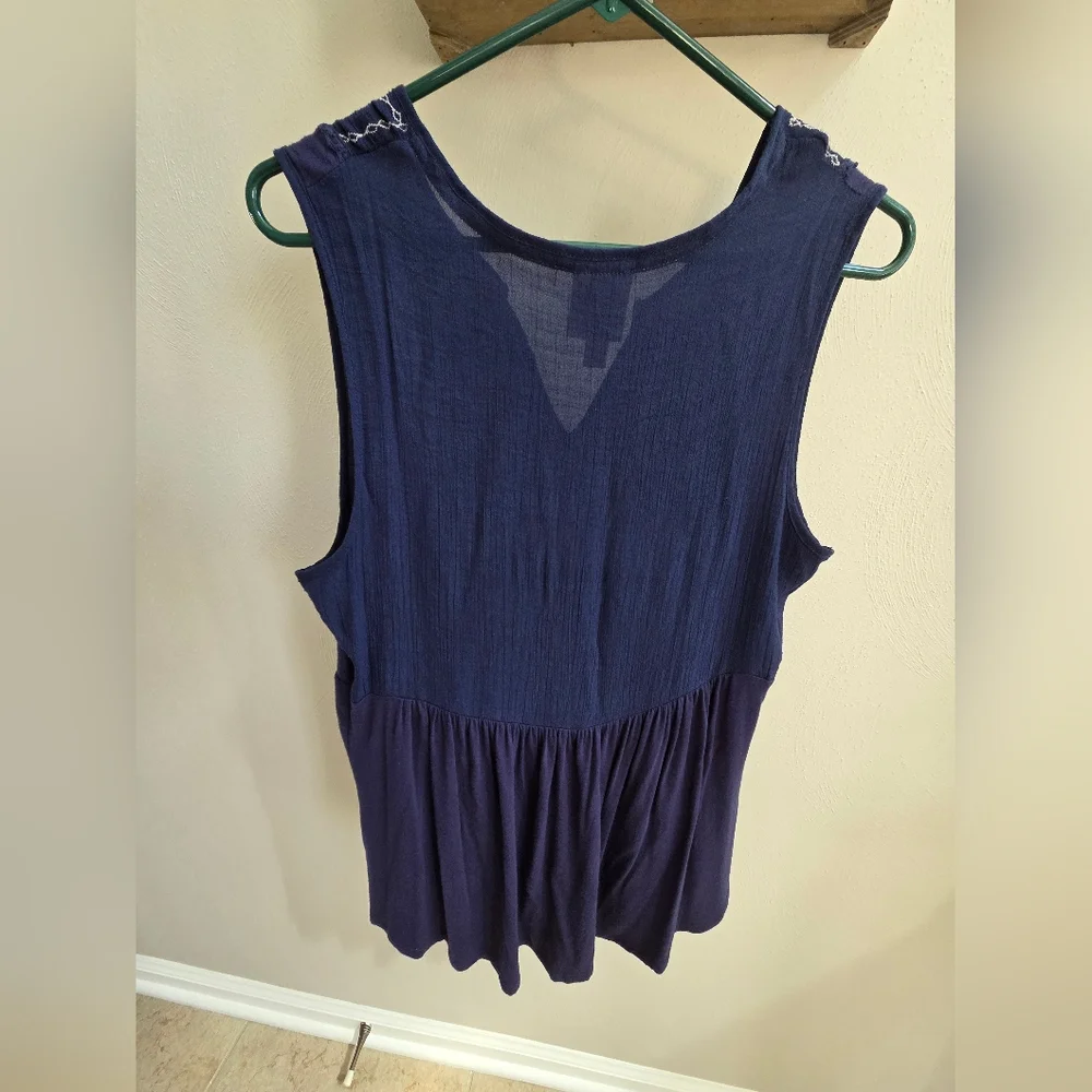 Knox Rose Tank Blouse - Picture 2 of 6